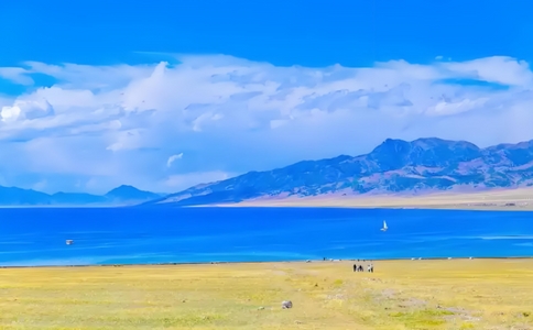 新疆赛里木湖旅游攻略：路线与实用信息