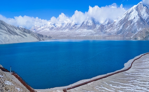 新疆塔县旅游报价公开！包车自驾+住宿全包，性价比之王！