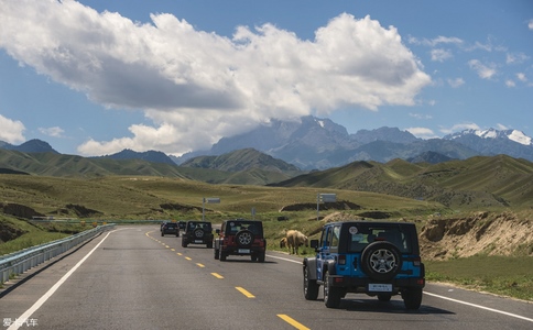 探秘赛里木湖冰封仙境 | 独库公路+南疆全景15天拼车小团，解锁极致冬韵之旅