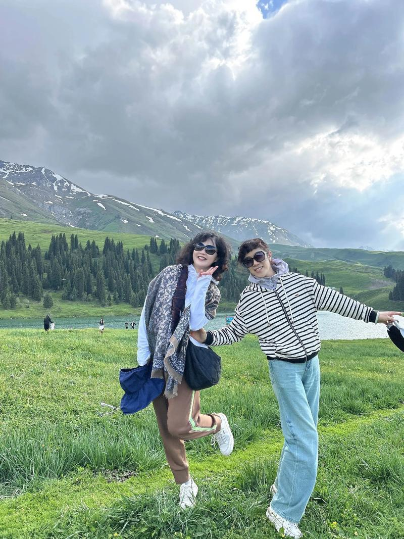 一眼万蓝，一路生花！昆明出发《伊昭全景8日游》6人拼车小团，2026新疆天花板级攻略