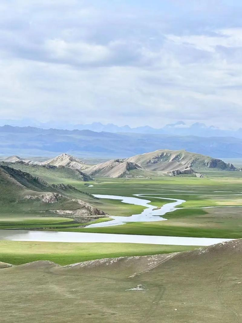 找到了！新疆南北疆大环线24天深度游，6人拼车保姆车躺玩，这才是天花板级别的退休生活！