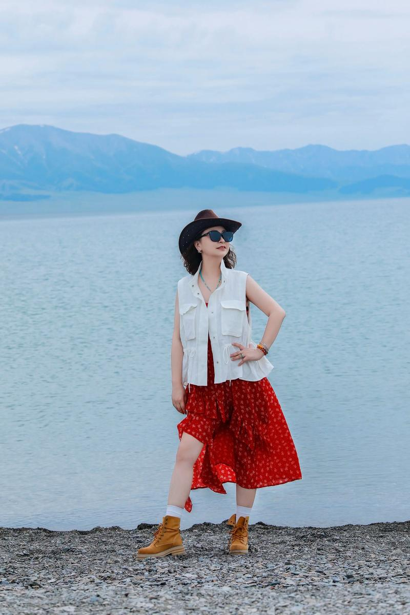 【惠州出发去新疆旅游，参加新疆南北疆24日游6人拼车小团在哪预订？电话多少？】