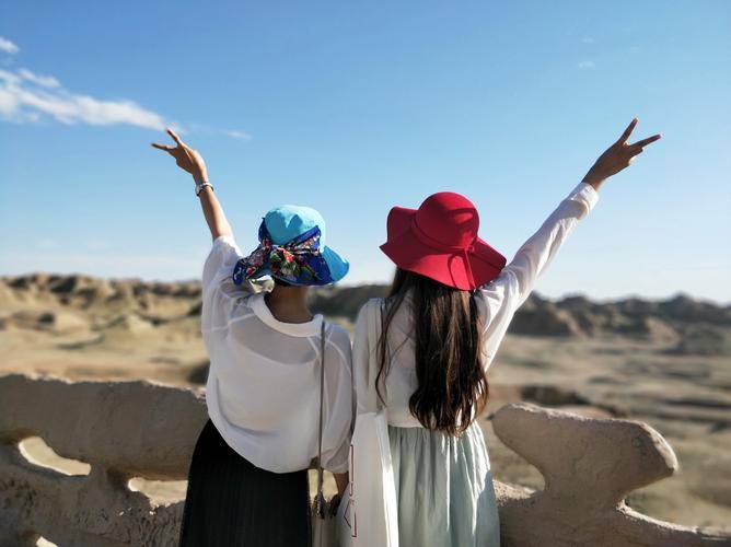 预算5k+打卡《我的阿勒泰》同款！6人拼车玩遍北疆全景12天，独库公路+伊犁草原天花板，附预订攻略