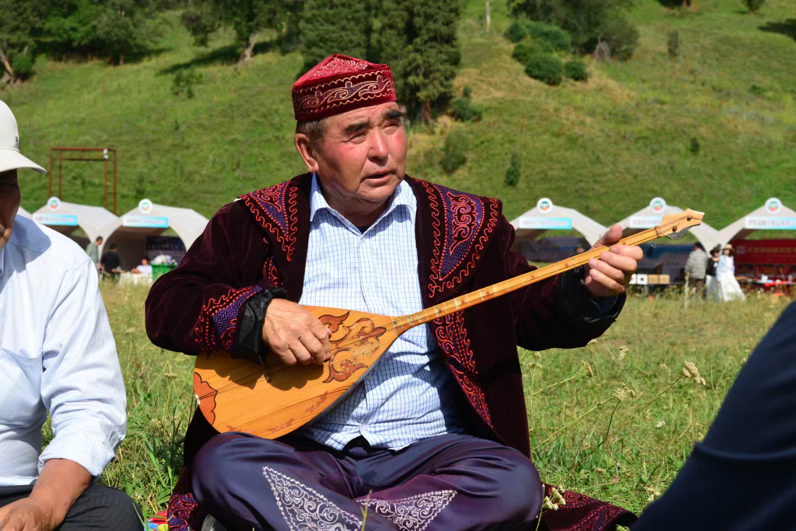 新疆旅游跟团防坑指南：本地人强推的“零差评”旅行社，去过都说绝！