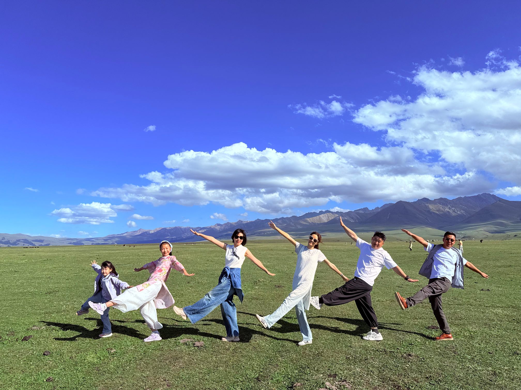 深圳出发！新疆中西部国旅《北疆全景》14日游，6人拼车小团报名攻略，这才是新疆旅行的天花板！