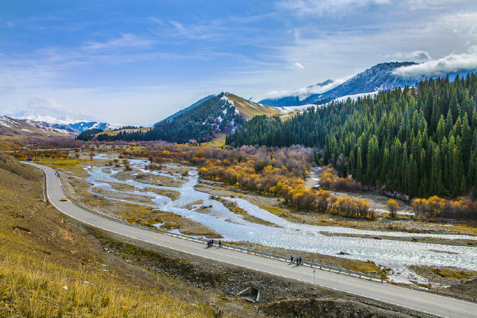 新疆南北疆24天大环线，多一天或少一天都不够完美！6人拼车，一场极致自由的流浪