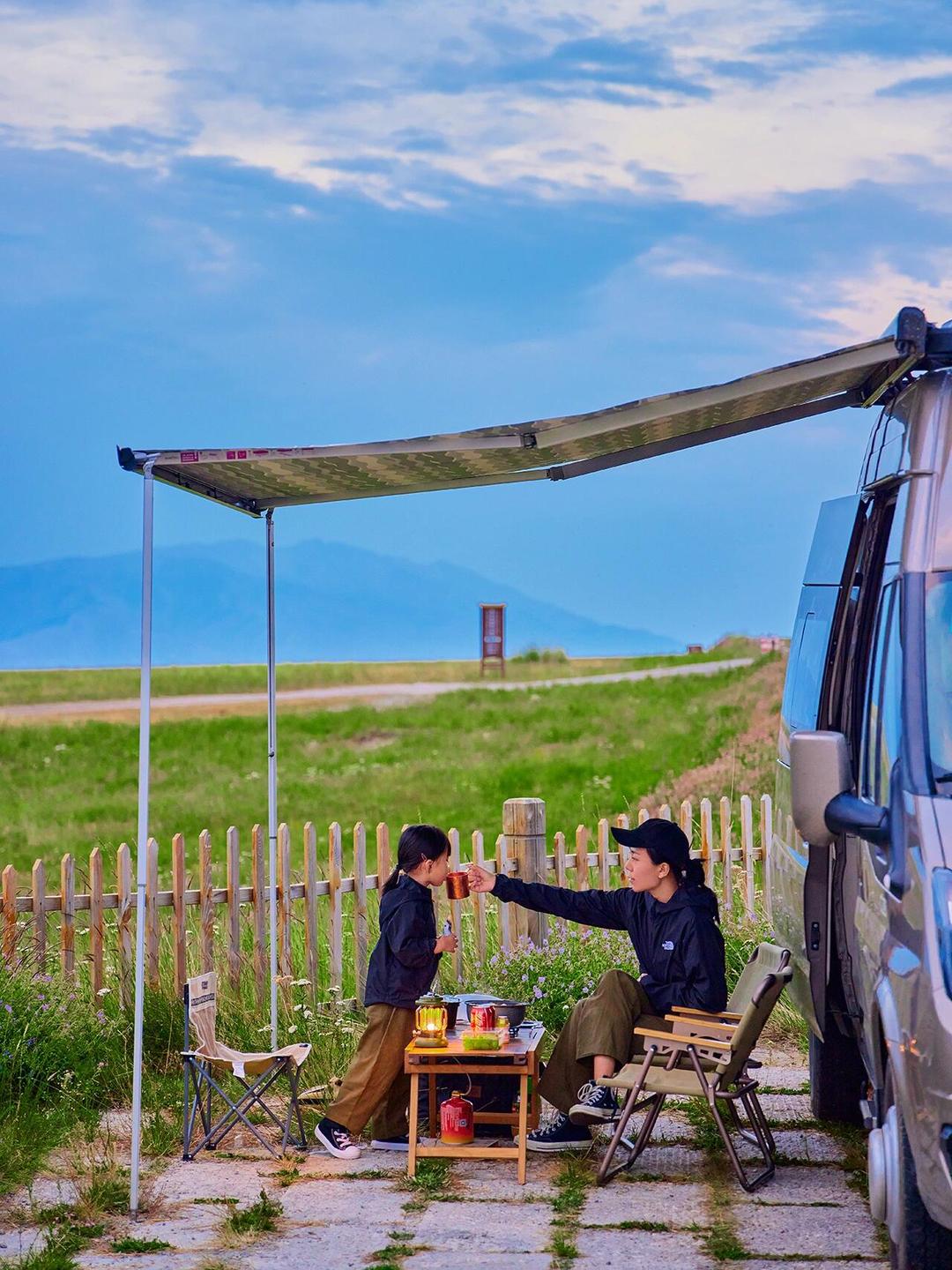 去新疆被吹爆的“天喀恋独伊”到底有多绝？6人小团双景区住宿，这才是北疆正确的打开方式！