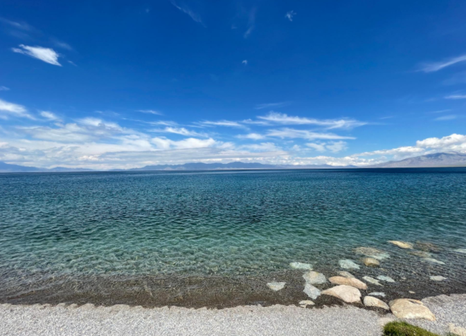 广东省梅州市出发去新疆旅游，想参加伊犁8日游在哪预订？